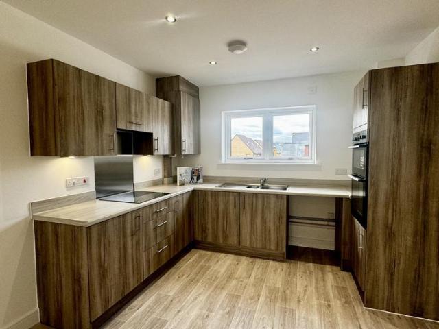 Cherry Orchard, Ebbsfleet Valley DA10 2 bed flat to rent £1,650 pcm £381 pw