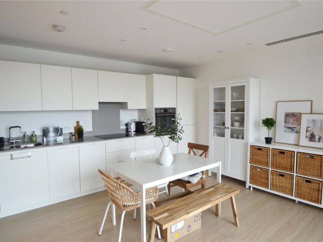 Cherry Orchard Road, Croydon CR0, 1 bed flat to rent, £1,500 pcm | PrimeLocation