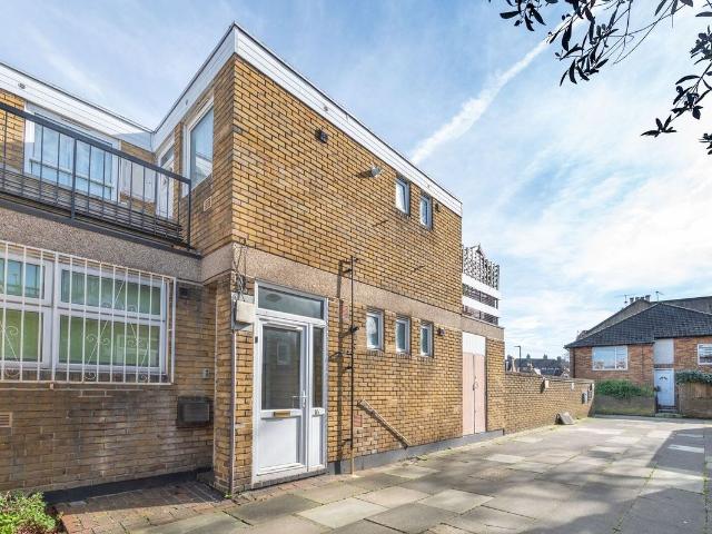 Cherry Laurel Walk, Brixton Hill, London SW2, 3 bed flat to rent, £2,850 pcm | PrimeLocation