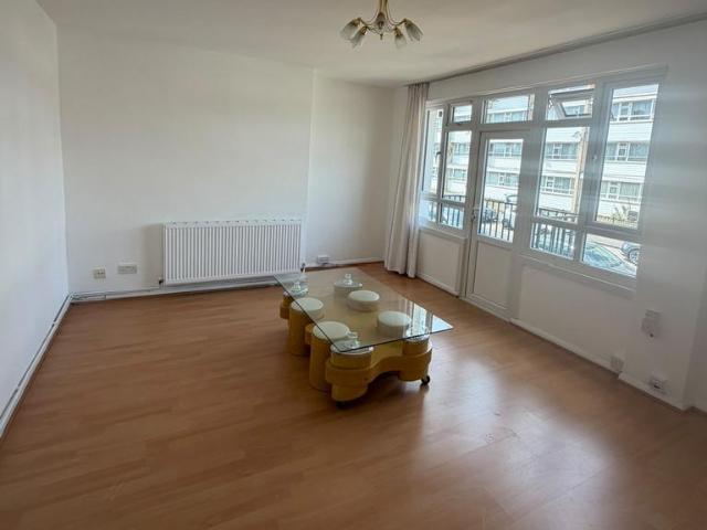 Cherry Road, Enfield EN3 3 bed flat to rent £2,000 pcm £462 pw