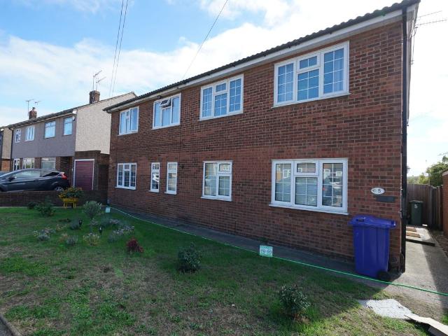 Cherry Tree Close, Grays RM17, 2 bed flat to rent, £1,500 pcm | PrimeLocation