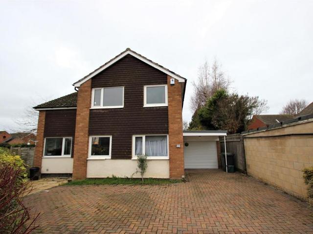 Cherry Tree Close, Southmoor 4 bed house to rent £1,995 pcm £460 pw