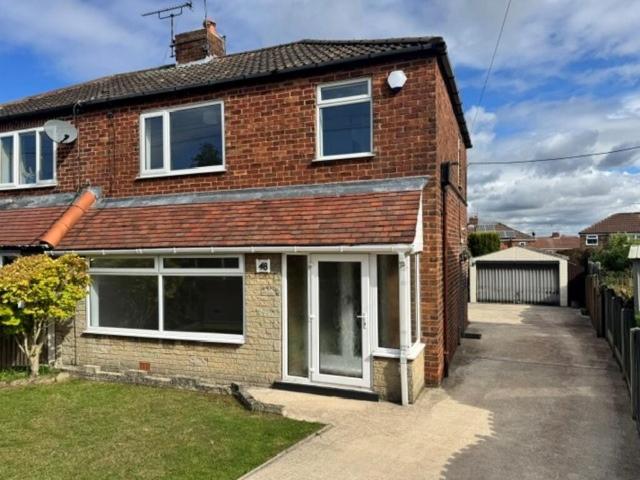 Cherry Tree Crescent, Wickersley, S66. 3 bed semi detached house to rent £1,050 pcm £242 pw