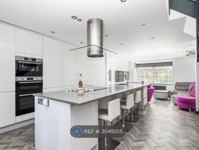 Cherry Tree East Parade, York YO31, 3 bed maisonette to rent, £2,500 pcm | PrimeLocation