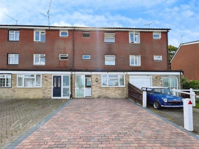 Cherry Tree Road Tunbridge Wells TN2 1 bed in a house share to rent £610 pcm £141 pw