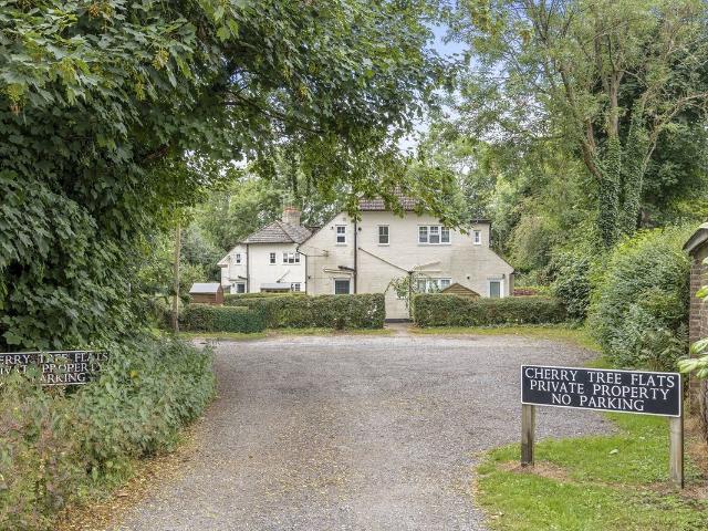 Cherry Trees, Whitemans Green, Cuckfield, Haywards Heath, West Sussex, 5D RH17, 1 bed flat to rent, £1,150 pcm | PrimeLocation