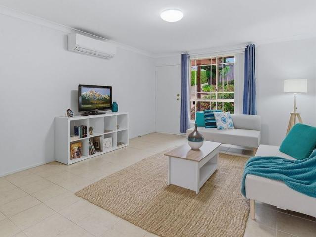 Cherrybrook Technology High School Zone & Oakhill Public School Zone