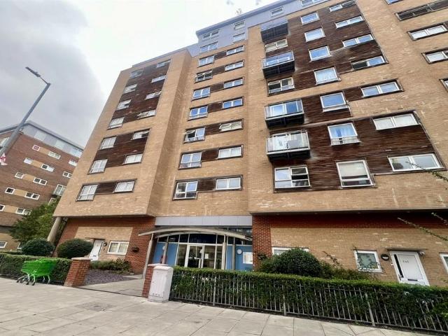 Cherrydown East, Basildon 1 bed flat to rent £1,384 pcm £319 pw