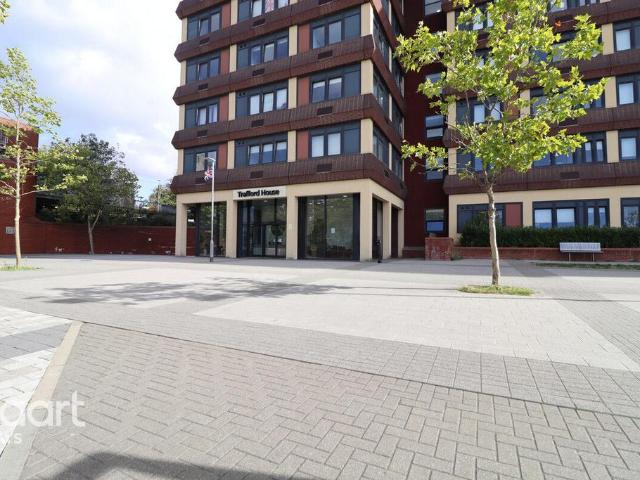 Cherrydown East, BASILDON 2 bed flat to rent £1,450 pcm £335 pw