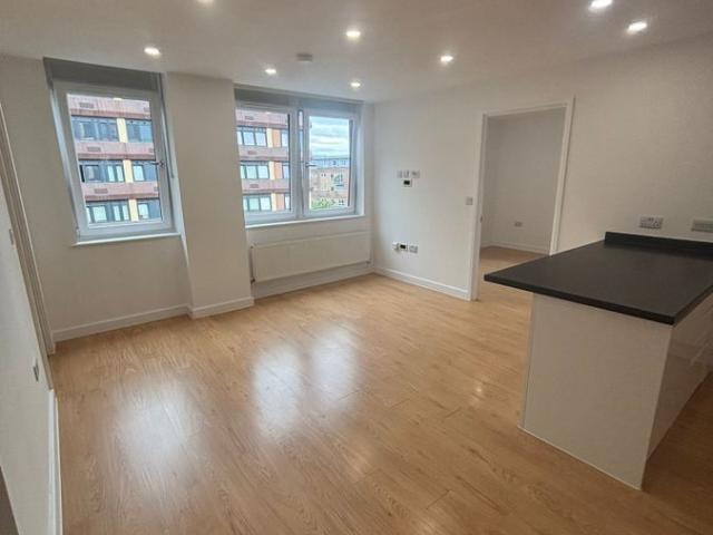 Cherrydown East, Basildon SS16, 2 bed flat to rent, £1,500 pcm | PrimeLocation