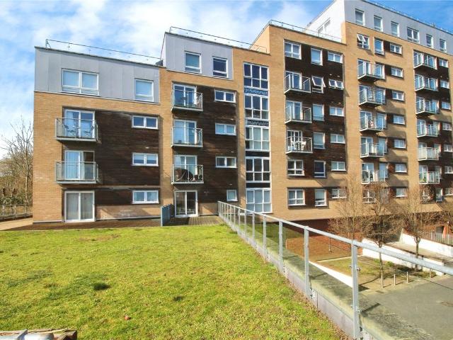 Cherrydown East, Basildon SS16, 1 bed flat to rent, £1,300 pcm | PrimeLocation