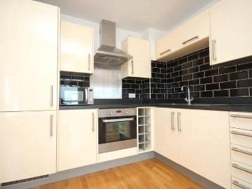 Cherrydown East, Basildon, SS16 2 bed apartment to rent £1,450 pcm £335 pw