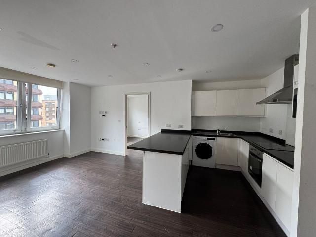 Cherrydown East, Basildon SS16, 2 bed flat to rent, £1,400 pcm | PrimeLocation