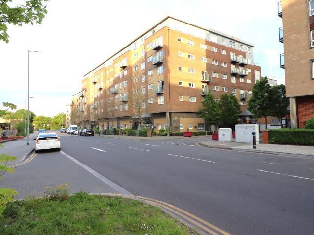 Cherrydown East, Basildon SS16, 2 bed flat to rent, £1,550 pcm | PrimeLocation