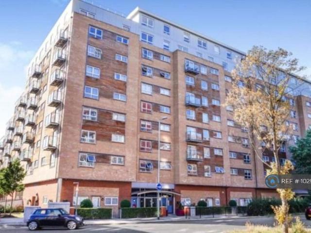 Cherrydown East, Basildon, SS16 2 bed flat to rent £1,625 pcm £375 pw