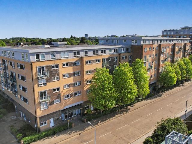 Cherrydown East, Basildon SS16, 2 bed flat to rent, £1,750 pcm | PrimeLocation
