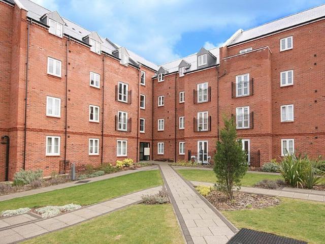 Cherwell Court, Britannia Road, Banbury, Oxon OX16, 1 bed flat to rent, £995 pcm | PrimeLocation