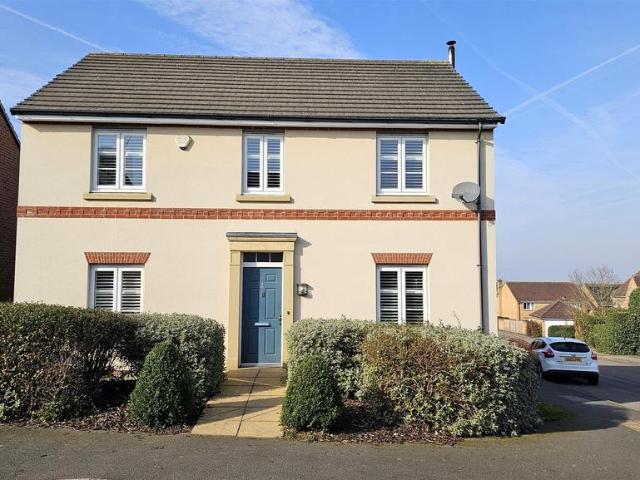 Cherwell Gardens, Bingham, Nottingham 4 bed detached house to rent £1,900 pcm £438 pw