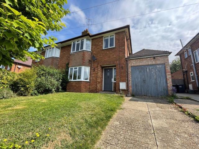 Cherwell Road, Bourne End SL8, 4 bed semi detached house to rent, £2,350 pcm | PrimeLocation