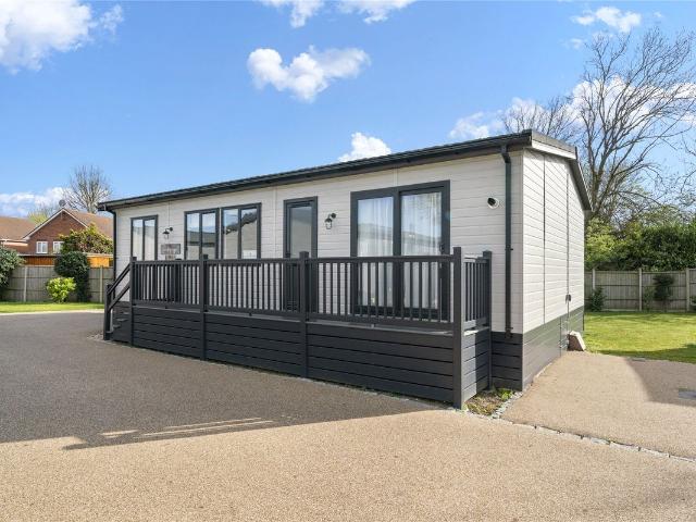 Chertsey Lane, Staines Upon Thames, Surrey TW18, 2 bed bungalow to rent, £2,000 pcm | PrimeLocation
