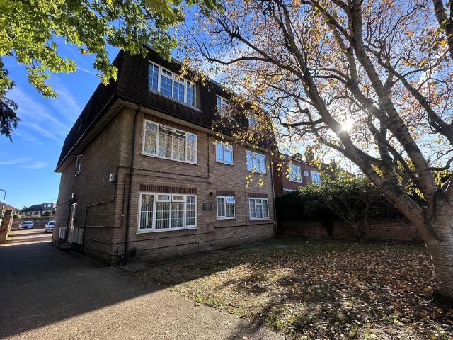 Chertsey Road, Ashford TW15, 1 bed flat to rent, £1,250 pcm | PrimeLocation