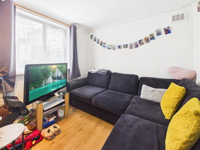 Chertsey Road, Twickenham, Twickenham, TW1