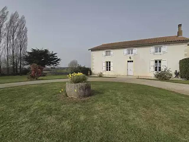 Cherveux 79410 Achat / Vente maison 7 pièces t7 au dernier étage terrasse