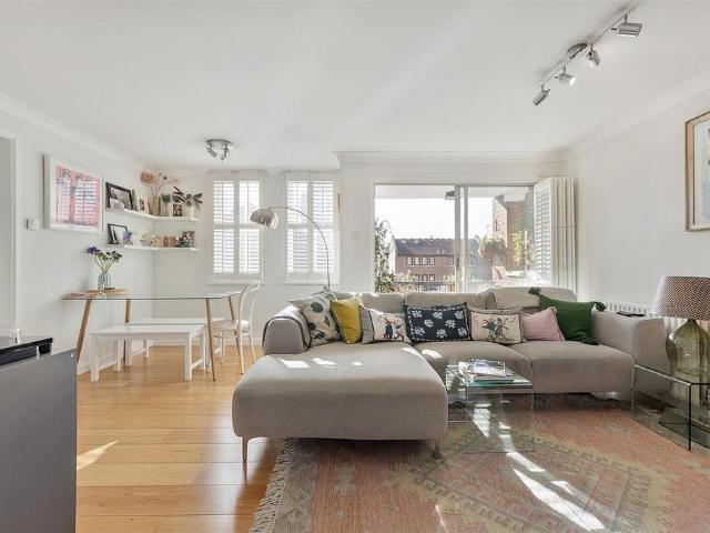 Cheryls Close, SW6 2 bed flat to rent £3,000 pcm £692 pw