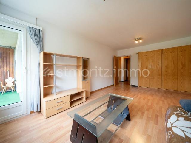 Chesa Derby Ferienwohnung mit Balkon und grossem Potenzial