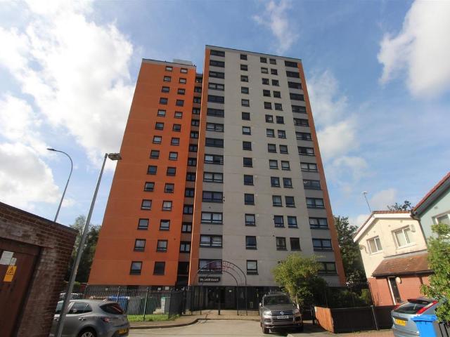 Cheshill Court, Salford M7, 2 bed flat to rent, £1,050 pcm | PrimeLocation