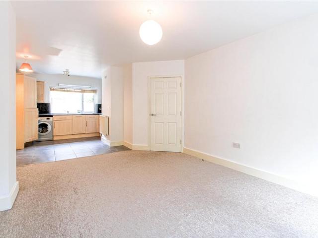 Chessel Mews, Bedminster, Bristol, BS3 2 bed apartment to rent £1,400 pcm £323 pw