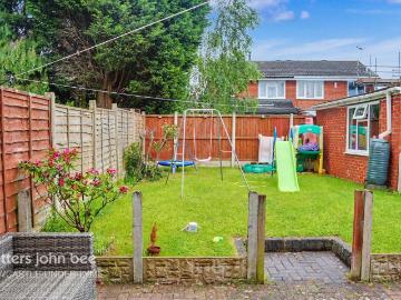 Chessington Crescent, STOKE ON TRENT 3 bed semi detached house to rent £1,295 pcm £299 pw