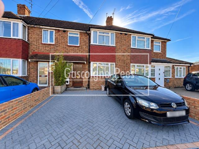 Chessington Hill Park, Chessington KT9, 3 bed property to rent, £2,500 pcm | PrimeLocation