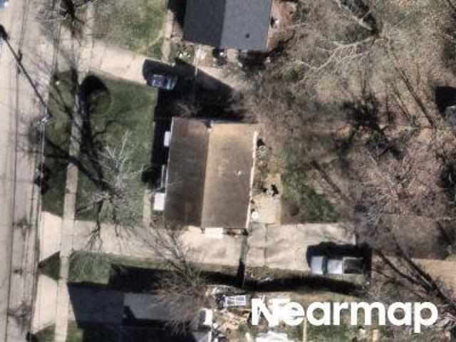 Chesswood Dr