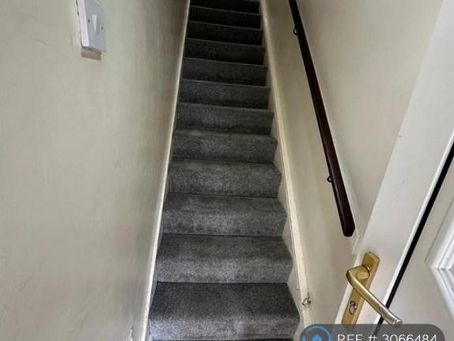 Cheswood Drive, Minworth, Sutton. 2 bed maisonette to rent £895 pcm £207 pw