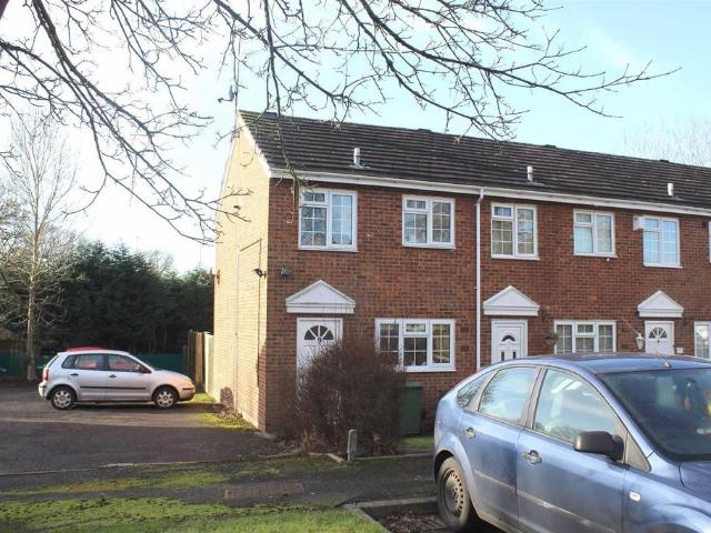 Cheswick Close, Wynyates Green 2 bed end of terrace house to rent £1,100 pcm £254 pw