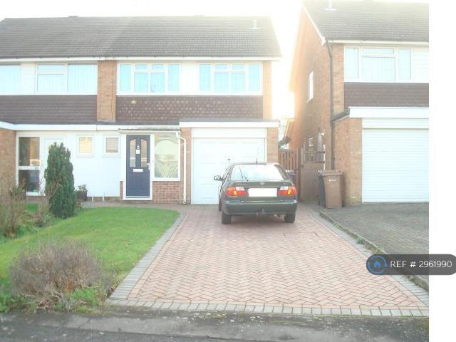 Chestnut Walk, Chelmsford, CM1 4 bed semi detached house to rent £2,300 pcm £531 pw