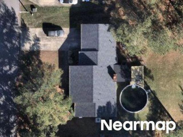 Chestnut Wood Dr