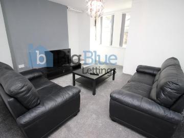 Chestnut Avenue, Hyde Park, Leeds LS6 5 bed terraced house to rent £2,708 pcm £625 pw