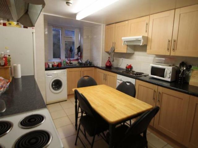 Chestnut Avenue, Leeds 7 bed house to rent £3,943 pcm £910 pw