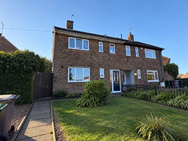 Chestnut Avenue, Sheffield, S21 2 bed semi detached house to rent £875 pcm £202 pw