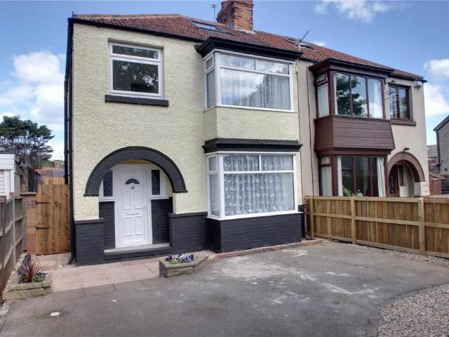 Chestnut Avenue, Redcar 3 bed semi detached house to rent £925 pcm £213 pw