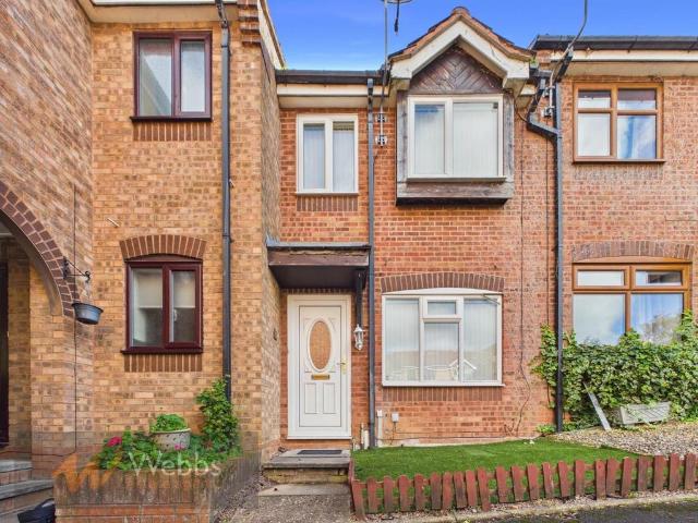 Chestnut Close, Cannock WS11 2 bed terraced house to rent £925 pcm £213 pw