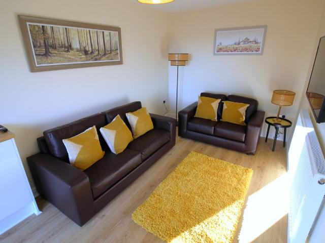 Chestnut Grove, Doncaster DN12, 5 bed shared accommodation to rent, £542 pcm | PrimeLocation