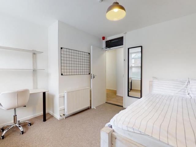 Chestnut Grove, Liverpool, L15 8HS, United Kingdom | 5 bed house for rent #137468901 | Rentberry