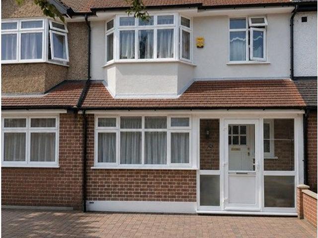 Chestnut Grove, Mitcham CR4, 6 bed detached house to rent, £2,900 pcm | PrimeLocation