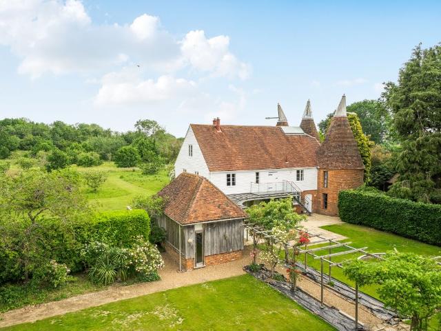 Chestnut Lane, Matfield, Tonbridge TN12, 6 bed detached house to rent, £5,750 pcm | PrimeLocation