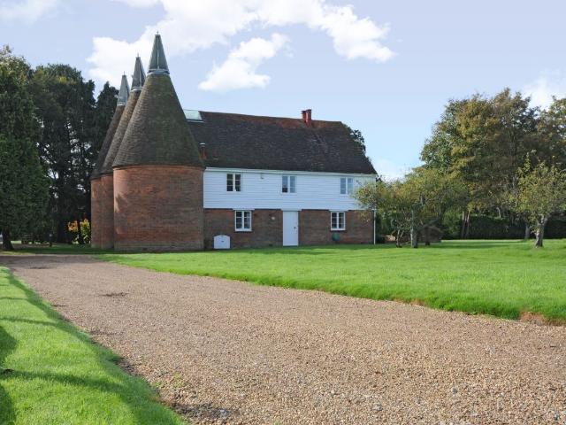 Chestnut Lane, Matfield, Tonbridge TN12, 6 bed detached house to rent, £5,750 pcm | PrimeLocation