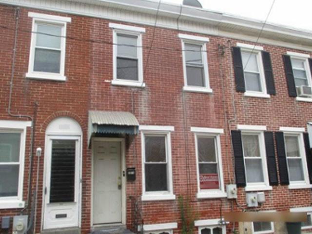 Chestnut St