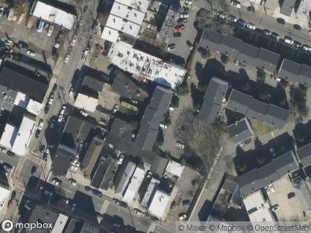 Chestnut St